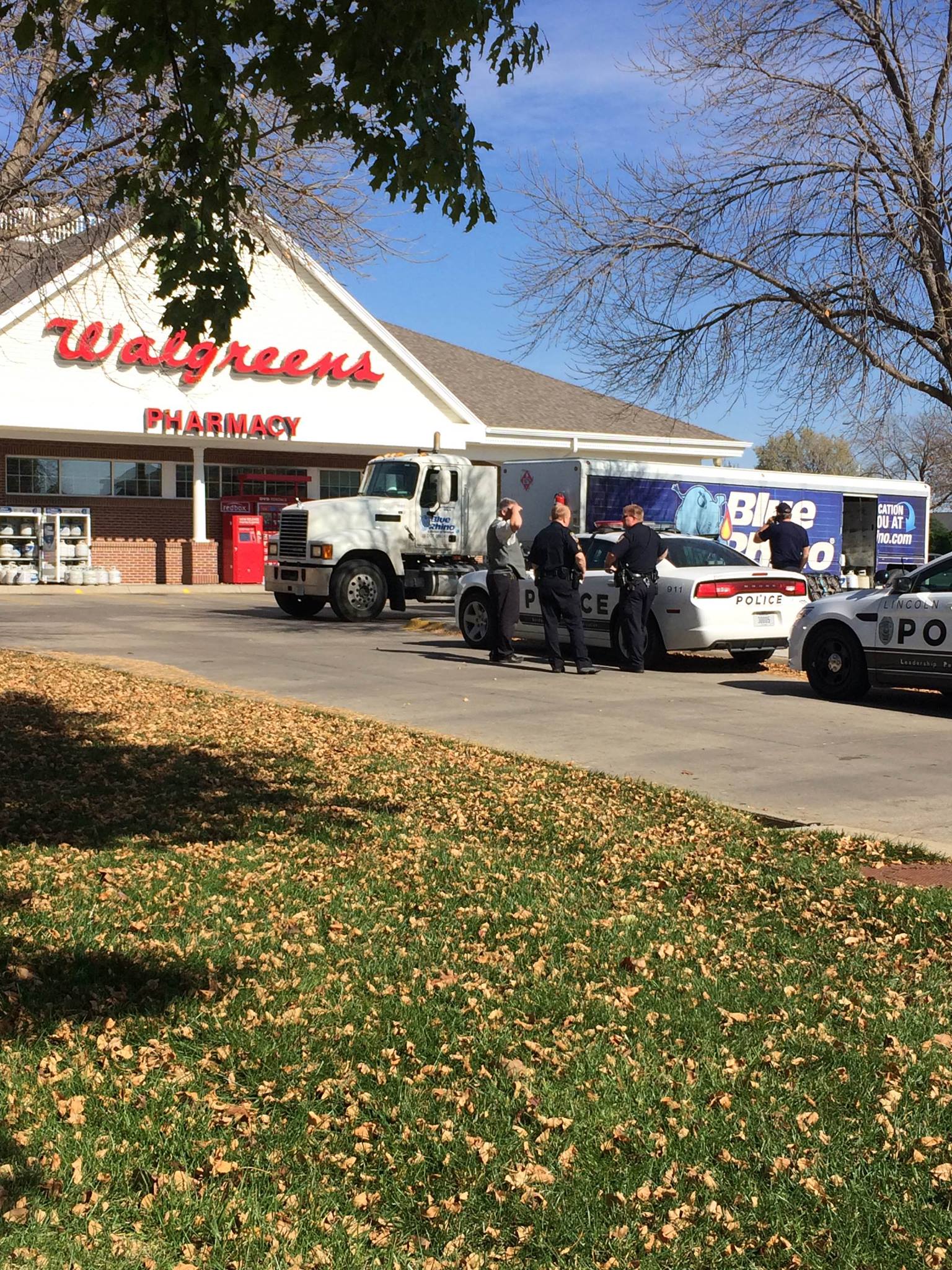 Man arrested with knife at South Lincoln Walgreens