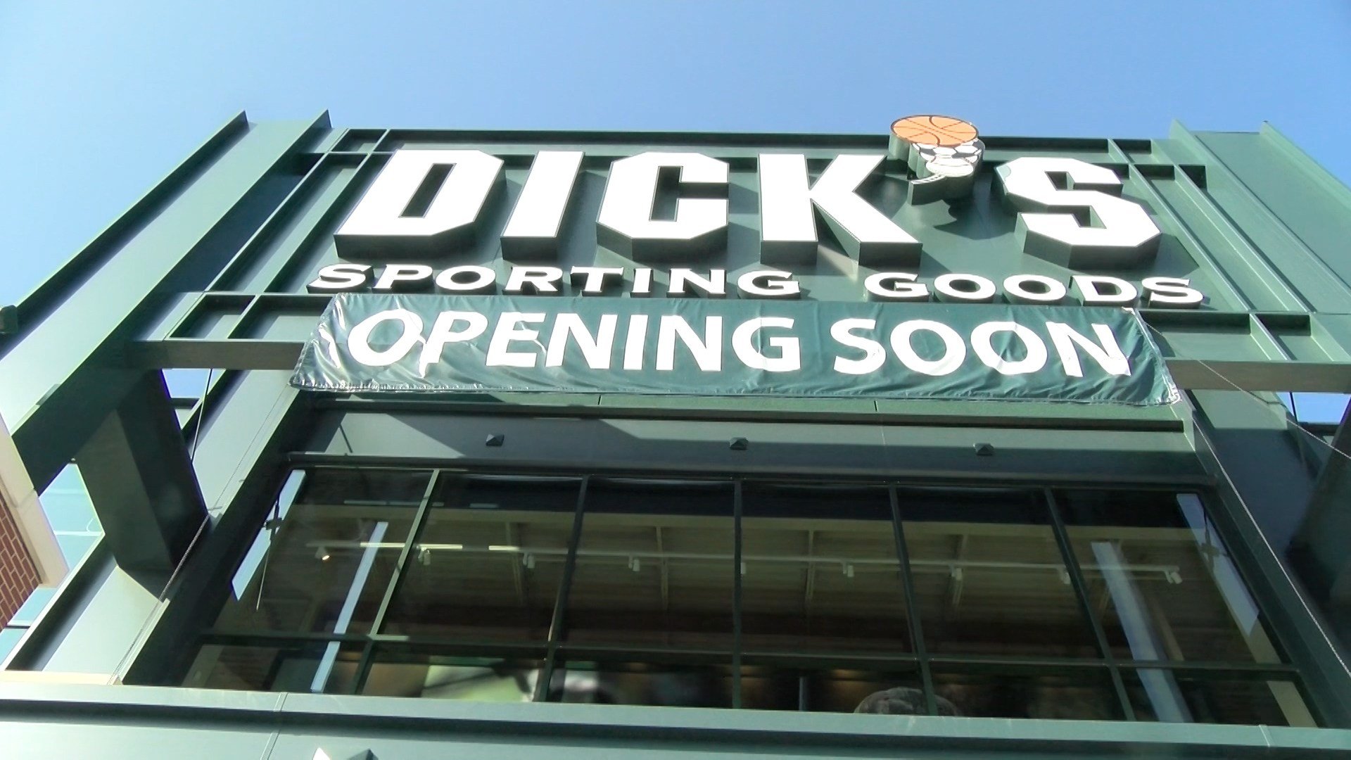 Lincoln: Dick's opens Friday, Scheels to open September 2018
