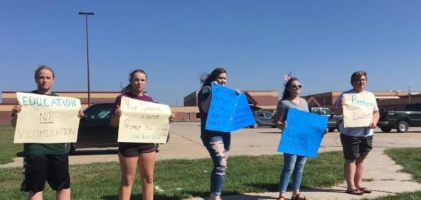 Nebraska students stage anti-bullying rally outside school