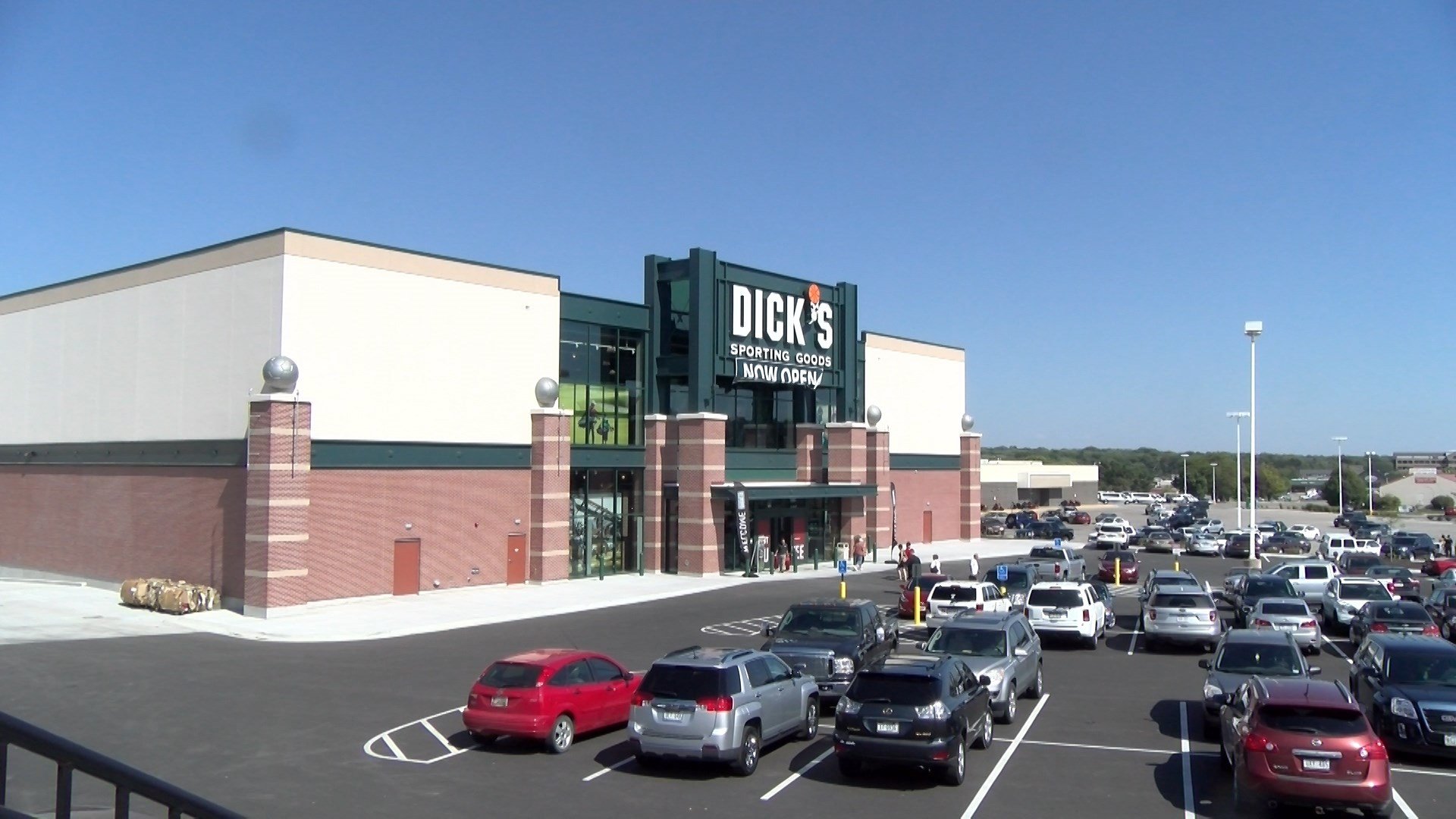 Lincoln gets its first Dick's Sporting Goods