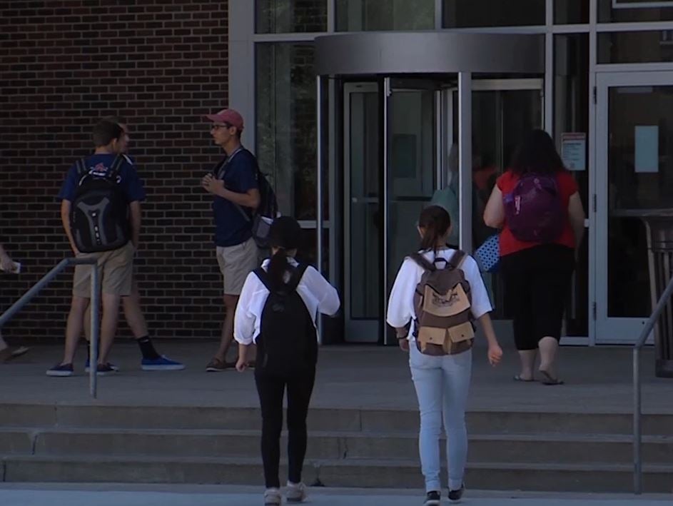 First day of classes underway at UNL