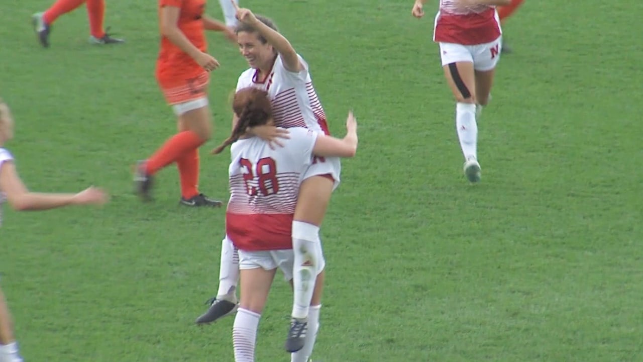 Two Husker soccer players take in NWSL draft