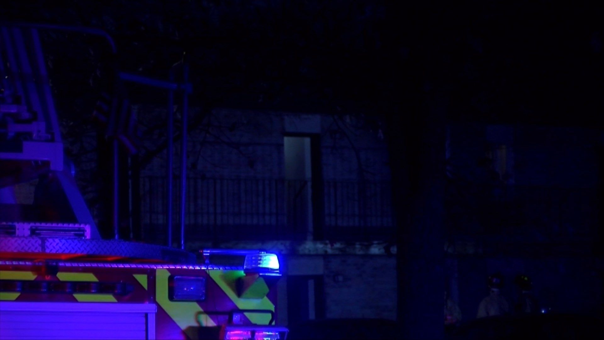 Man narrowly escapes apartment fire, Lincoln Police rescue his g