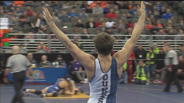 Area wrestlers punch tickets to state championships