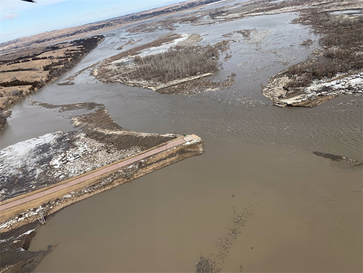 Minnesota sends National Guard helicopter to help with Nebraska flooding