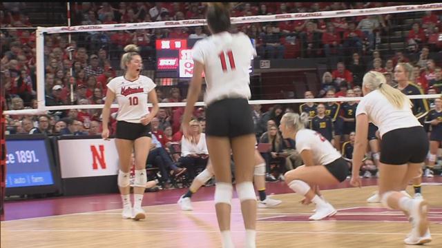 Huskers put up monster defensive performance, sweep Michigan