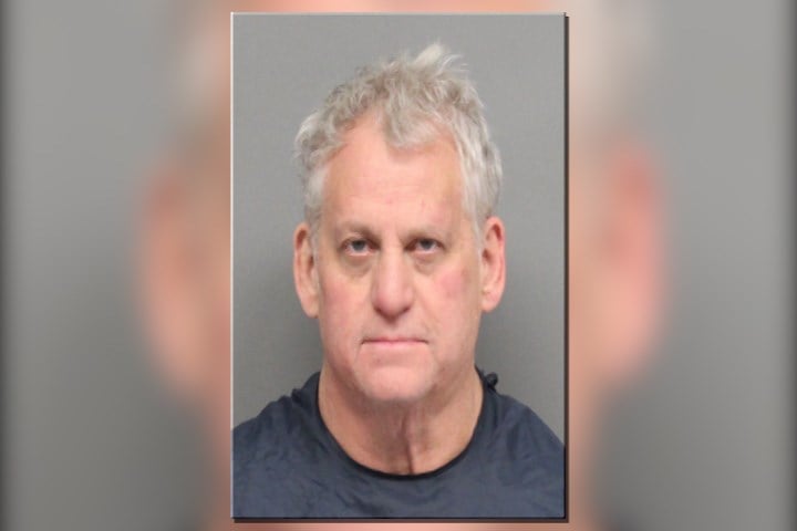 LPD: Man arrested for DUI after crashing his car driving wrong way on O Street