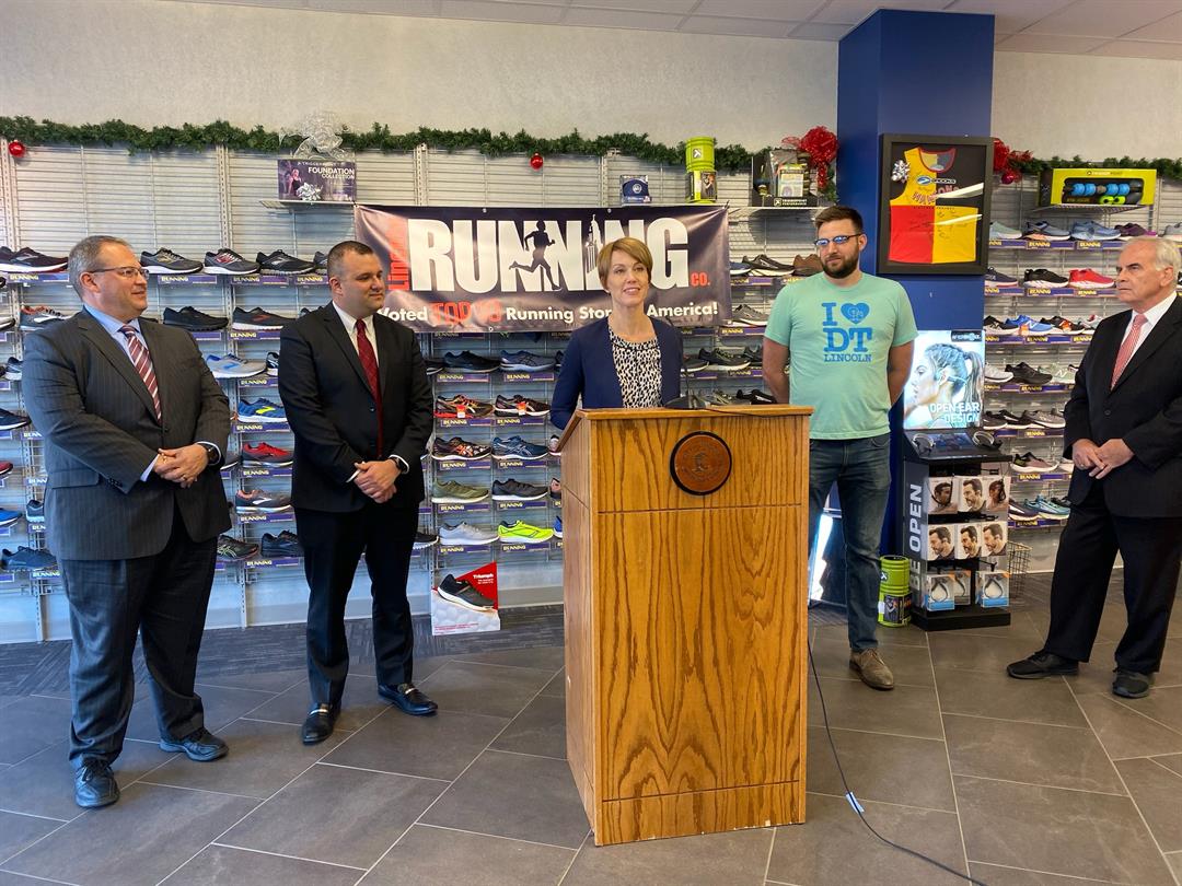 Mayor Gaylor Baird celebrates local businesses, kicks off 'Shop Local Days'