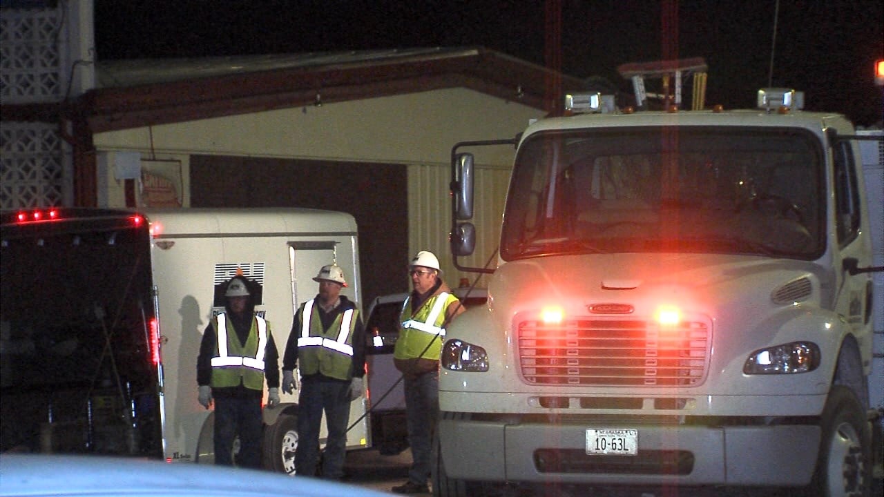Downtown Schuyler evacuates after work crews hit gas line