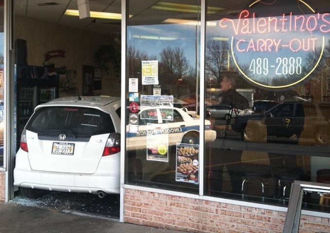 Car Crashes Into Valentino S Klkn Tv News Weather And Sports